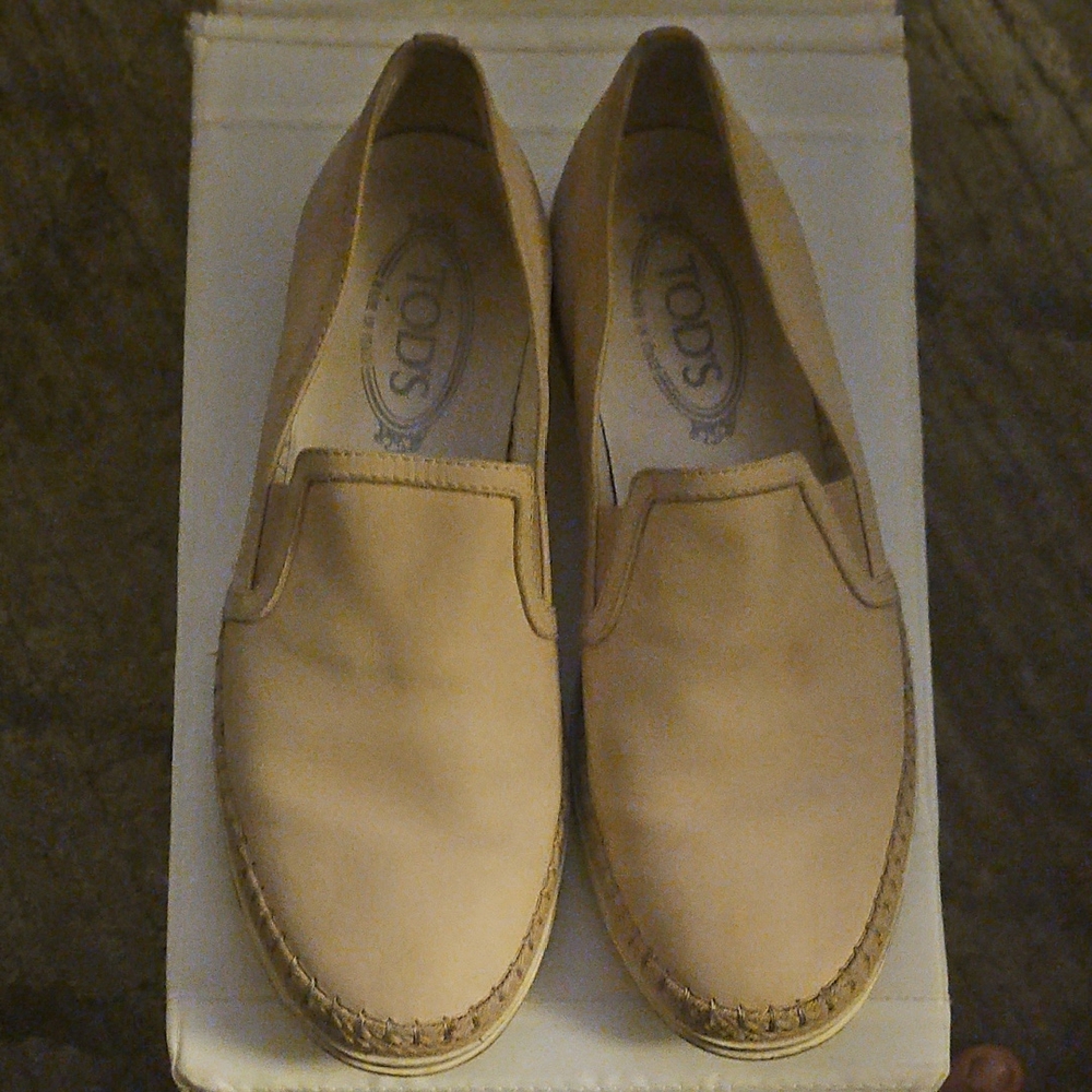 Tod's Women's Cream Loafers